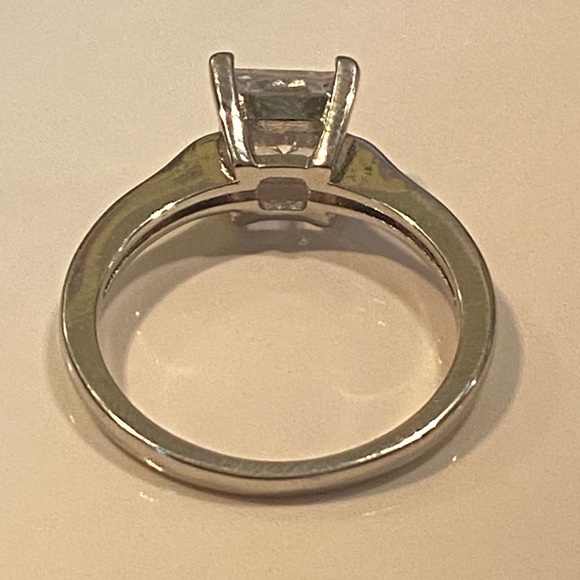 Princess cut 2ctw White Diamond ring - Picture 5 of 6